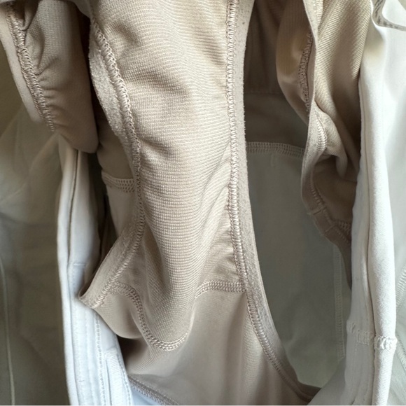 Lululemon Speed Up Short *2.5" Inseam Size 6 in White - Picture 12 of 12